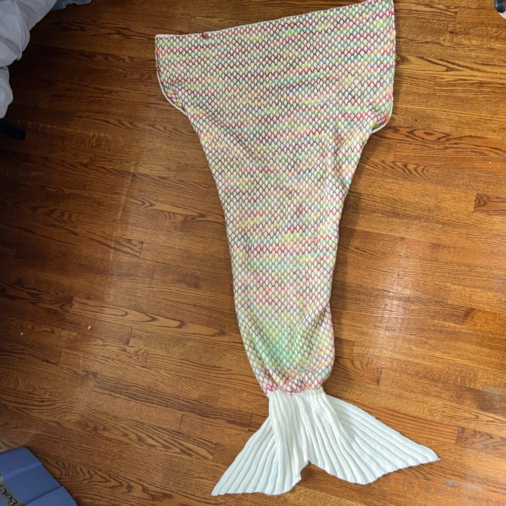 Mermaid Tale Crochet Blanket - Picture 2 of 12
